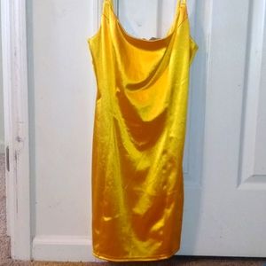 Classy elegant night out yellow dress